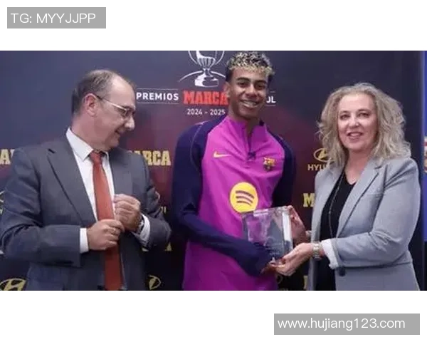 官方:亚马尔荣膺西甲11月最佳球员 官方:亚马尔荣膺西甲11月最佳球员